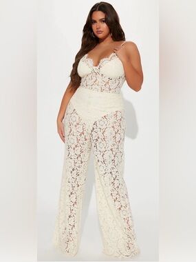 M166 // NWT // Fashion Nova LACE Jumpsuit // 3X